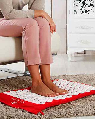DISCOVER THE ACUPRESSURE MAT