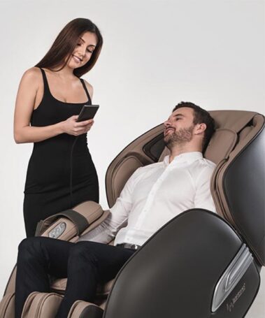 Alpahsonic II Massage Chair - the easy-Control Panel simplifies operation and lets you make all elementary settings without significant hassles.